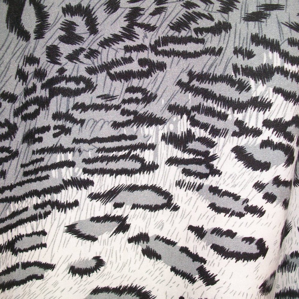 jon & anna NY 1X Drape Neck Gray Leopard Print Top Long Sleeve - Picture 4 of 7